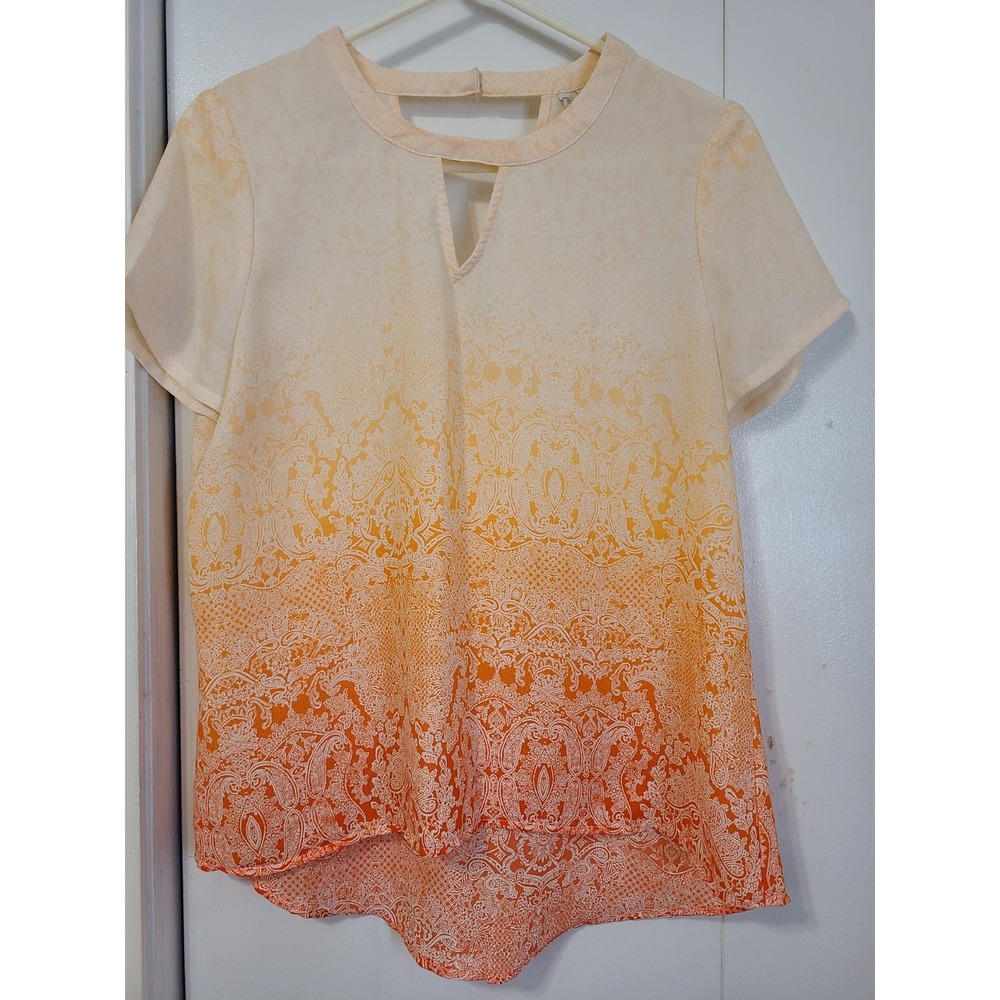 Cato Short-sleeved Top In An Orange and Cream Paisley Print Keyhole Neckline. M